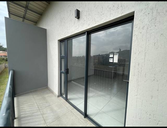 2 BEDROOM SECTIONAL TITLE FOR SALE IN RED HILL